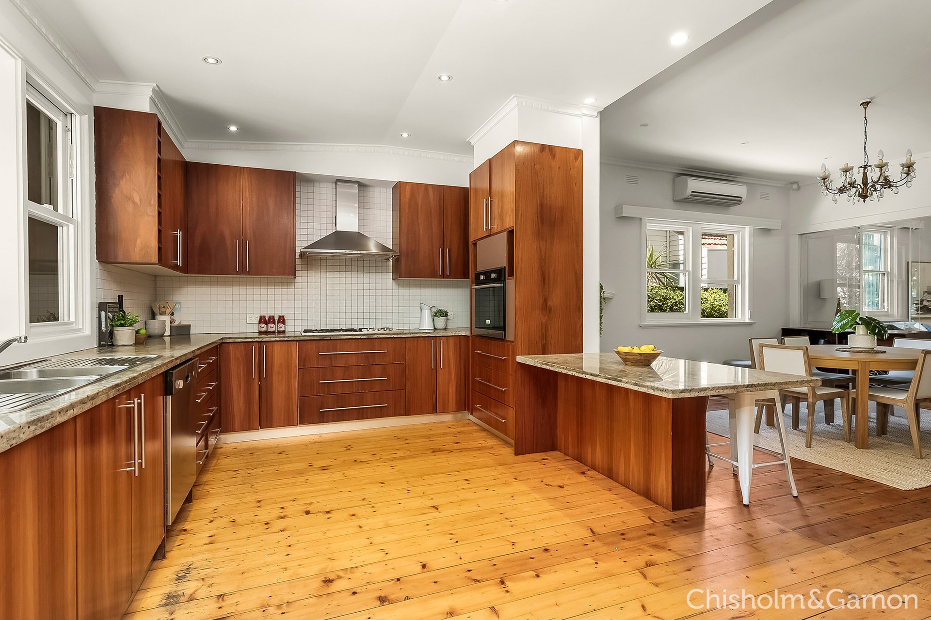 6 Vautier Street, Elwood image 4