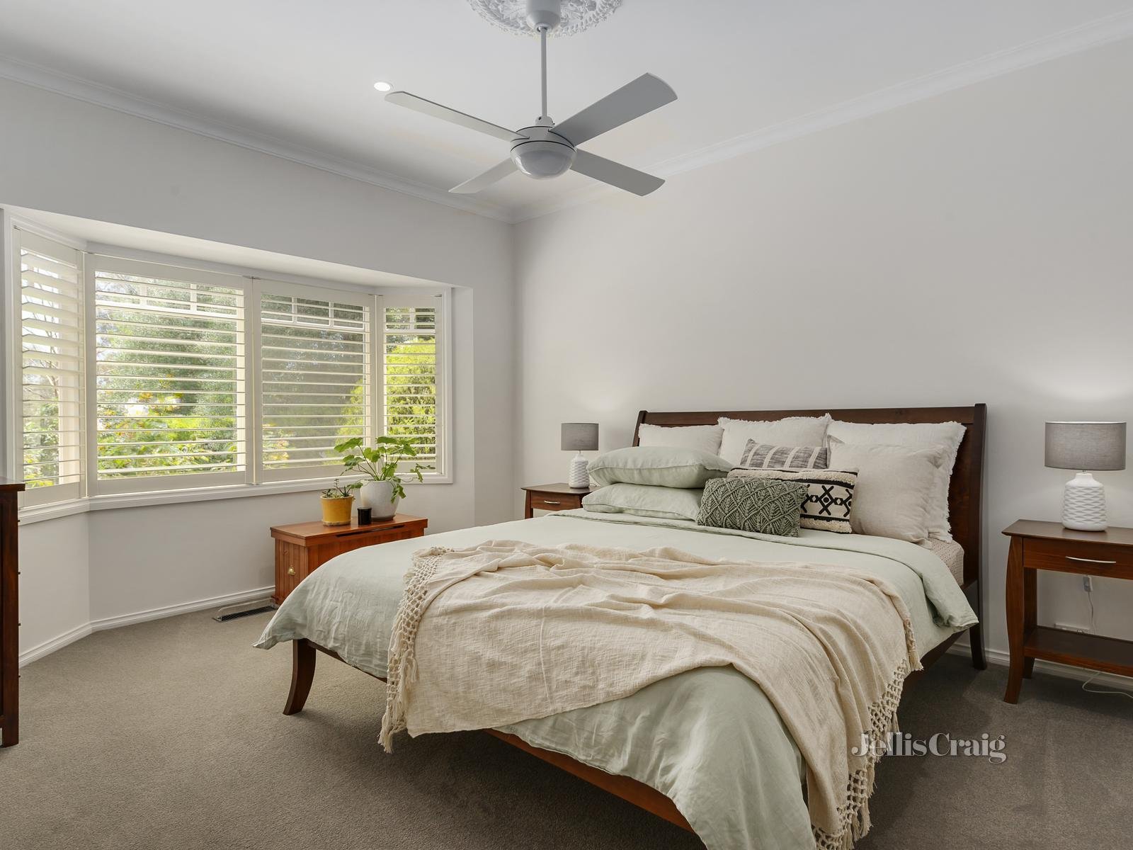 6 Victoria Close, Eltham image 7