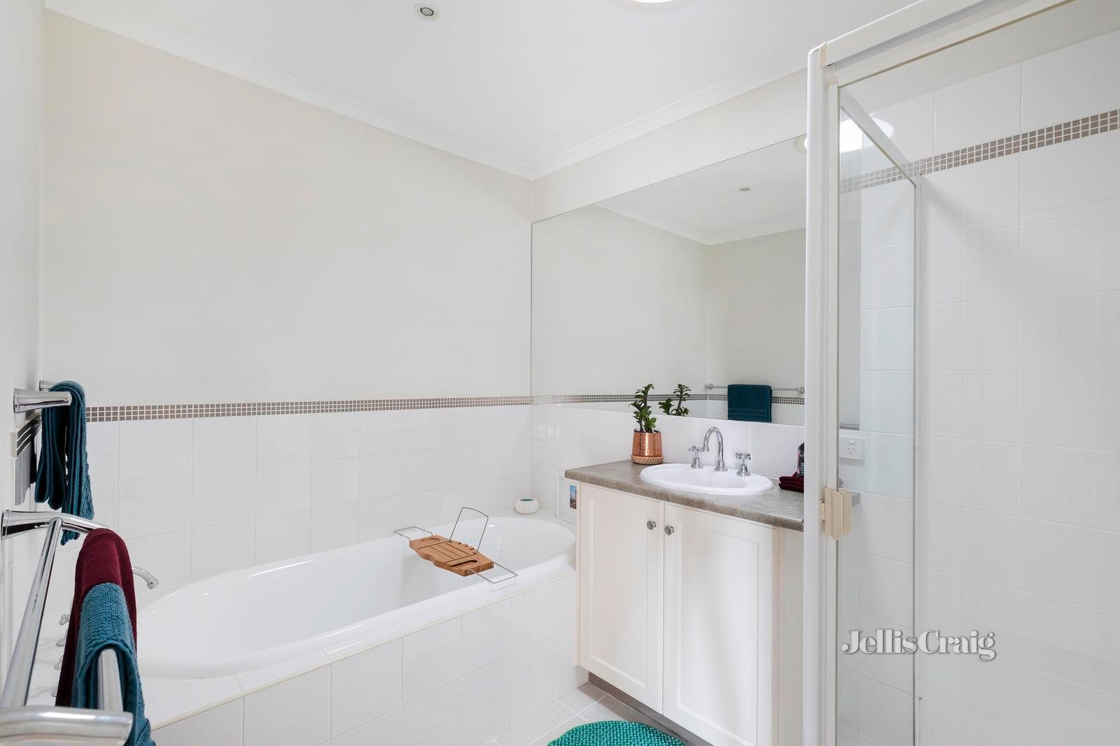 6 Vista Grove, Viewbank image 10