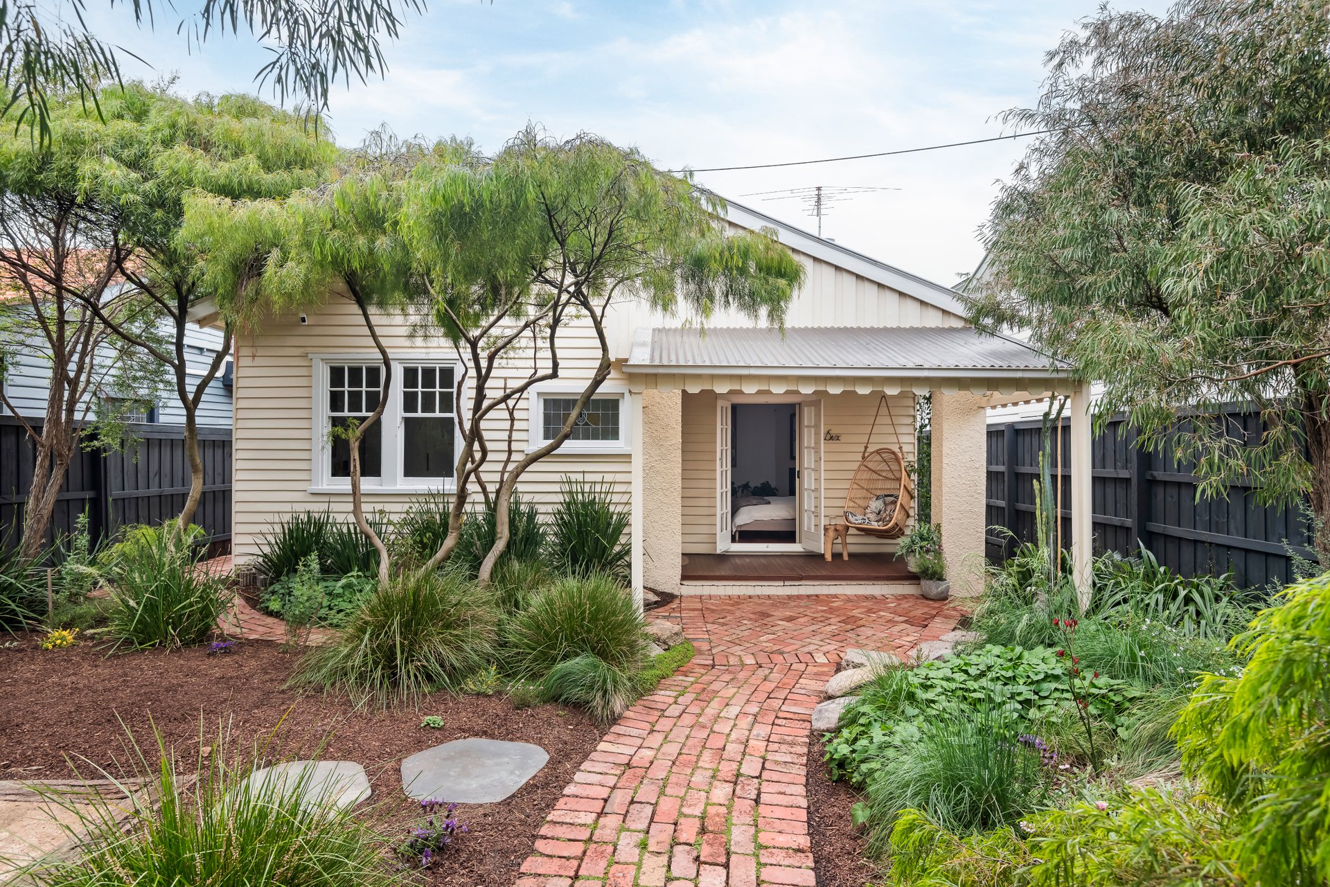 6 Wakanui Street, Northcote image 1