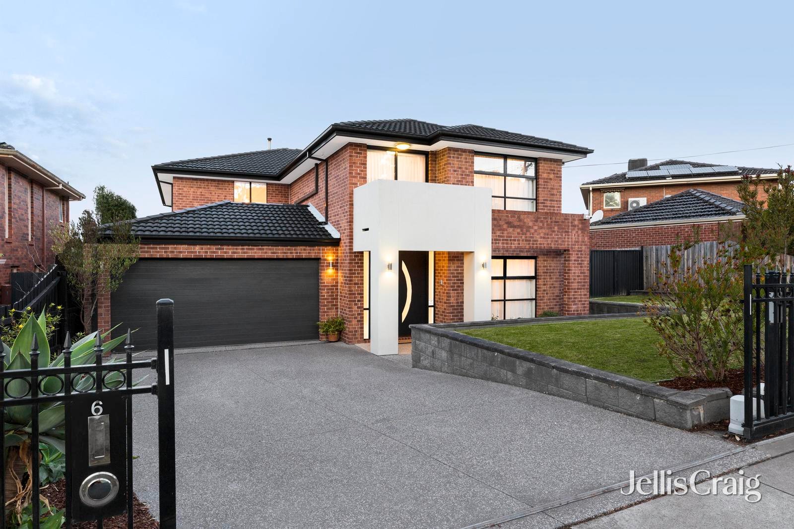 6 Walden Avenue, Wheelers&nbsp;Hill image 1