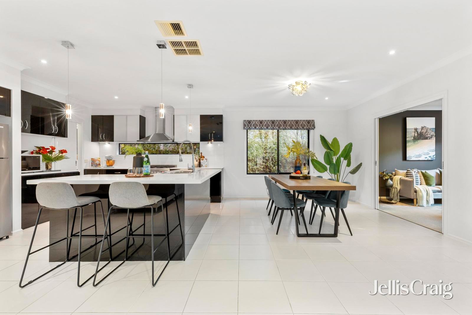 6 Walden Avenue, Wheelers&nbsp;Hill image 5