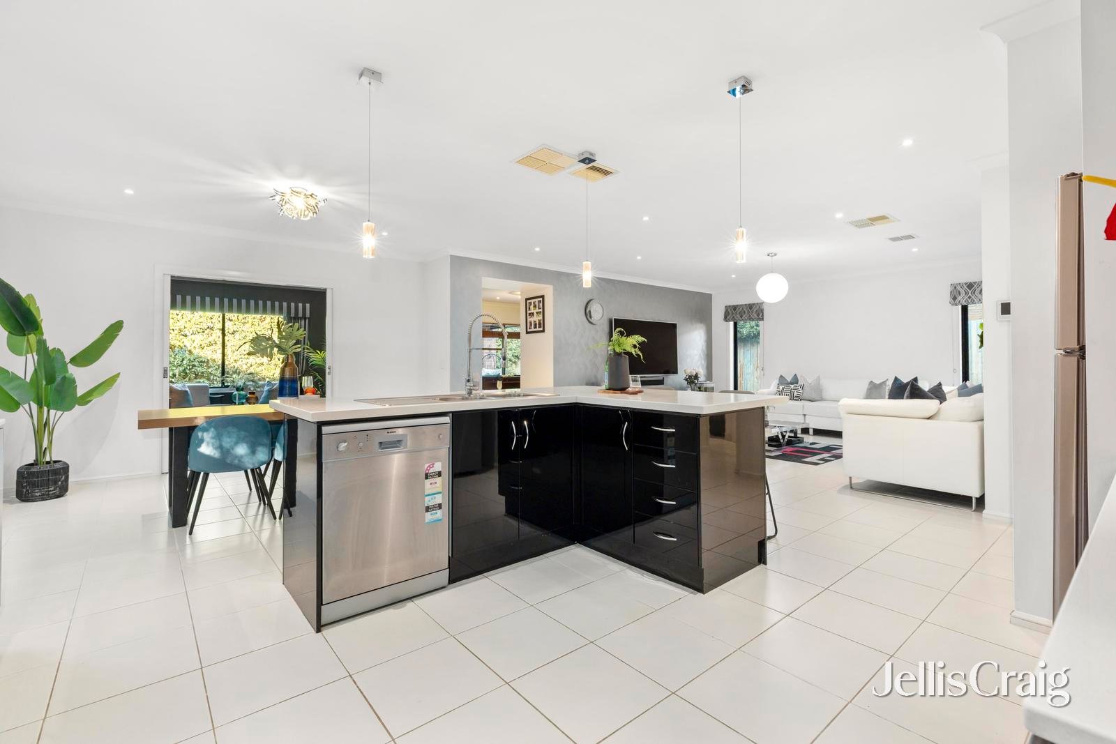 6 Walden Avenue, Wheelers&nbsp;Hill image 6