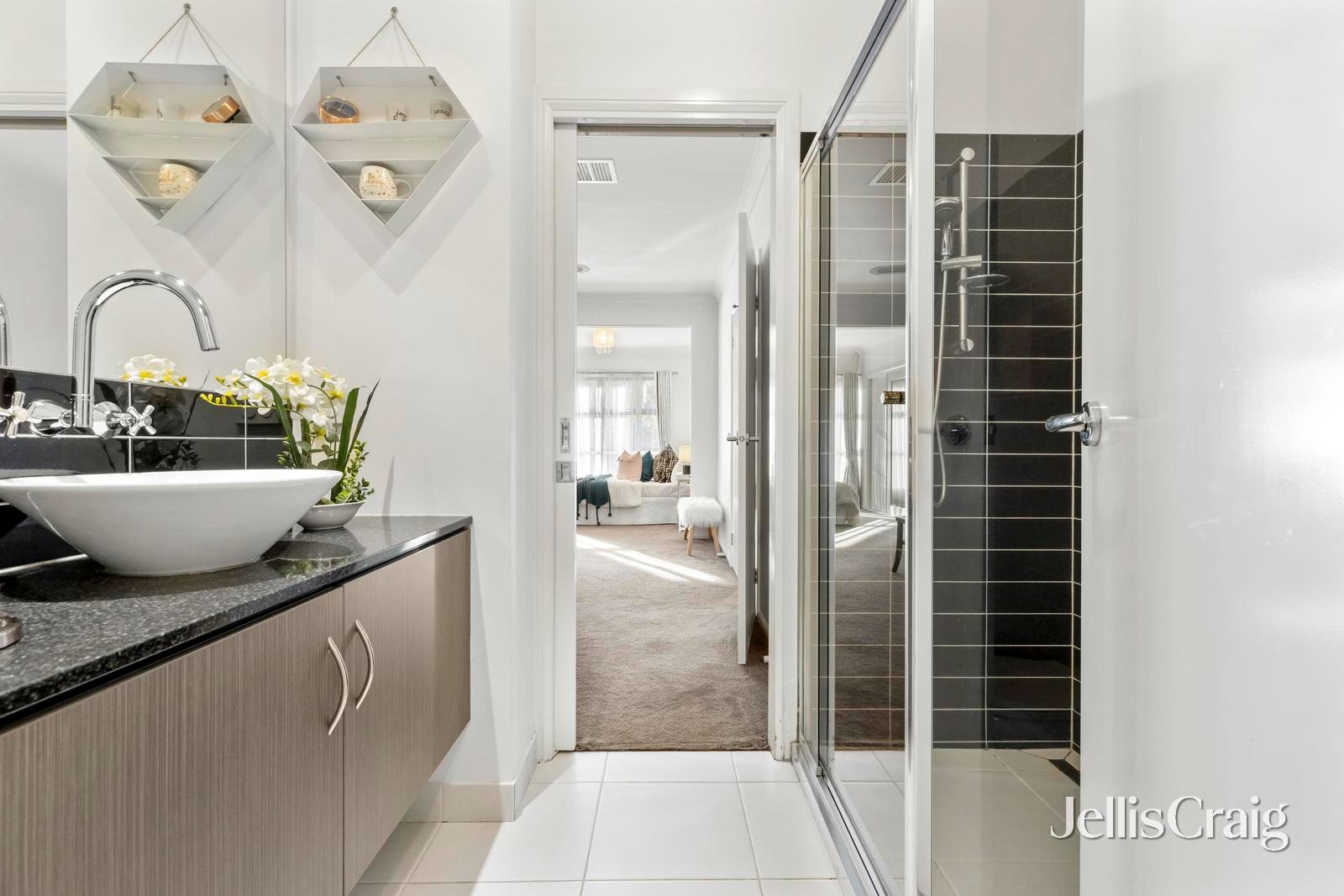 6 Walden Avenue, Wheelers&nbsp;Hill image 13