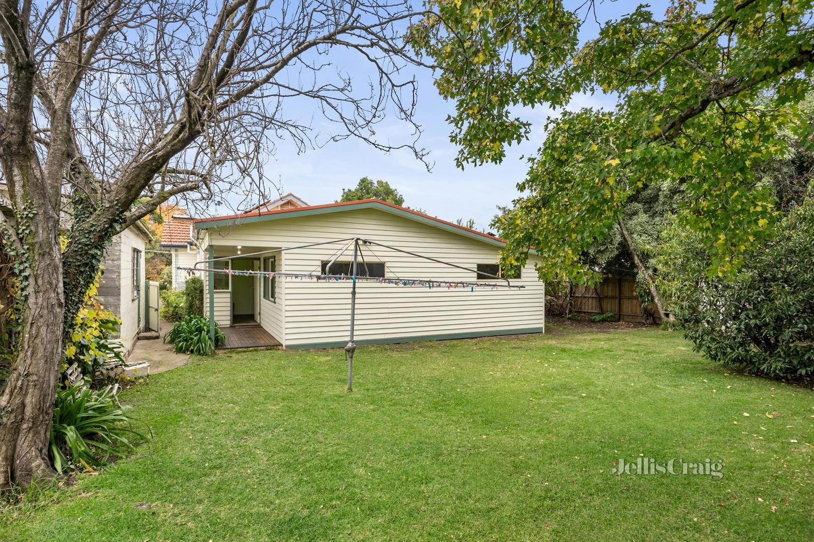 6 Walker Avenue, Mitcham image 8