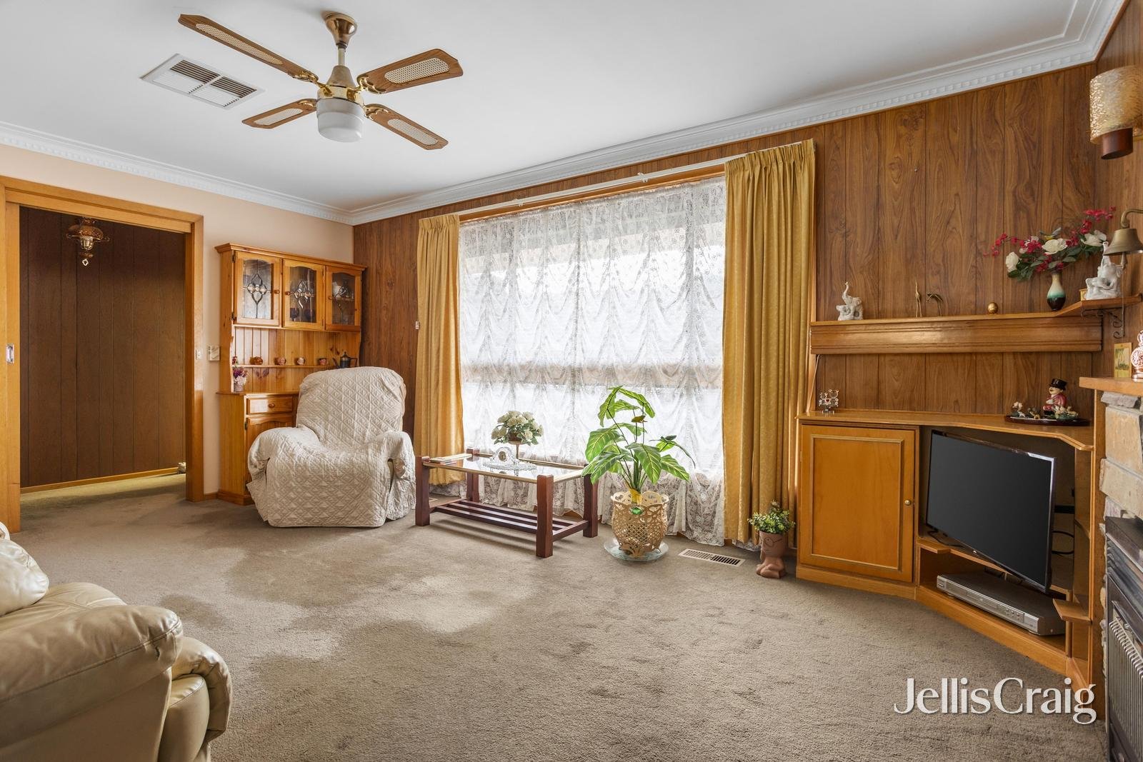 6 Warralong Avenue, Greensborough image 3