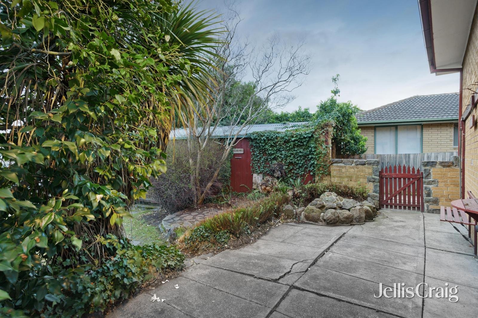 6 Warralong Avenue, Greensborough image 13