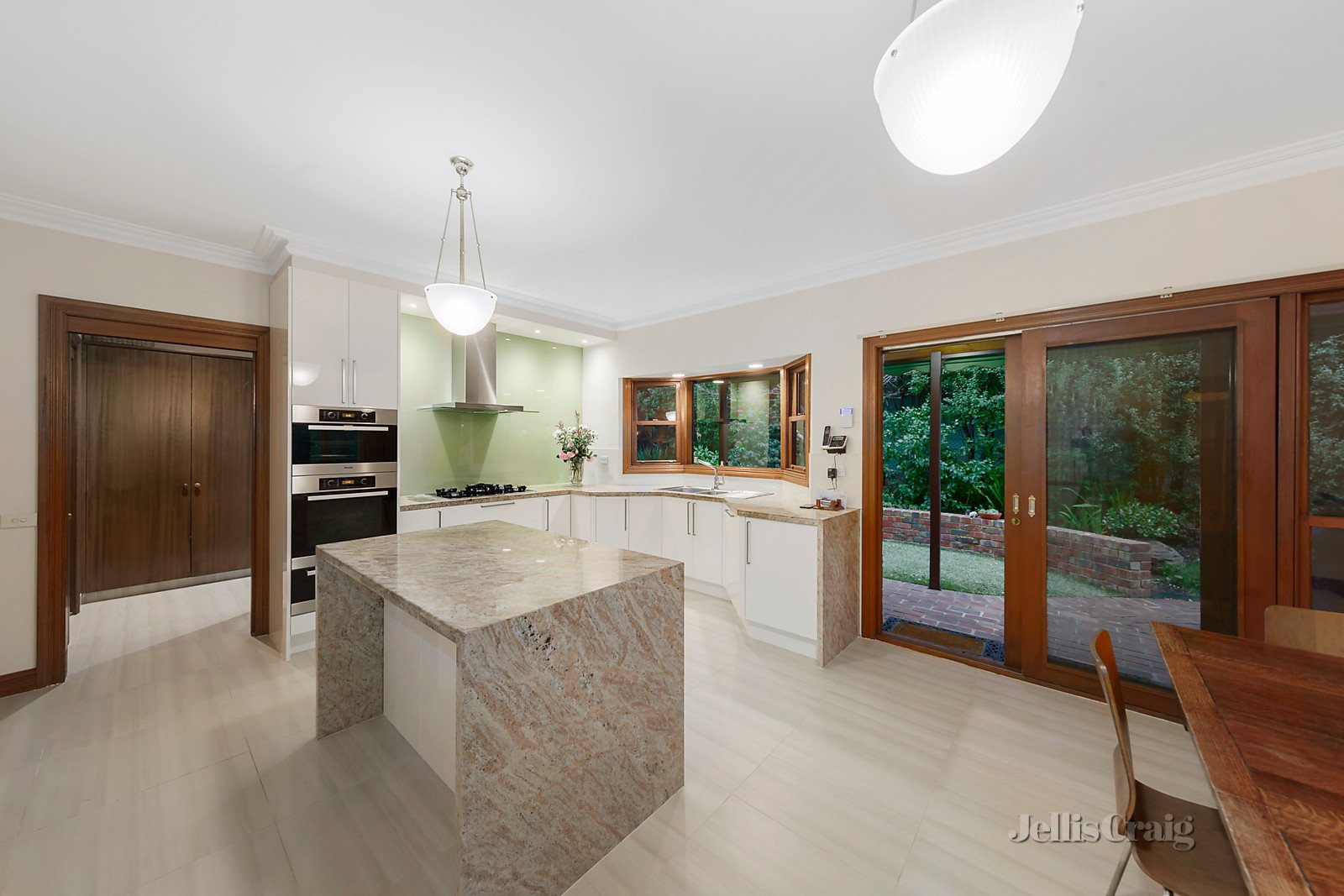 6 Warrick Grove, Templestowe image 3