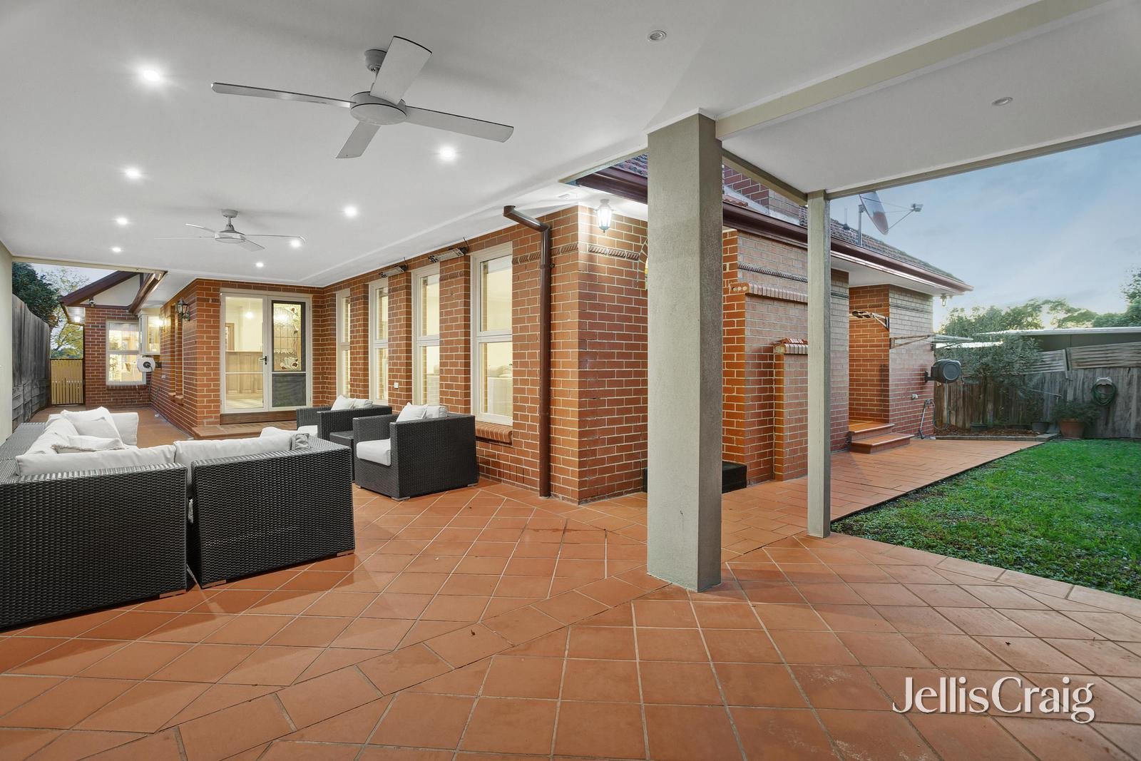 6 Wattlebird Walk, South Morang image 15
