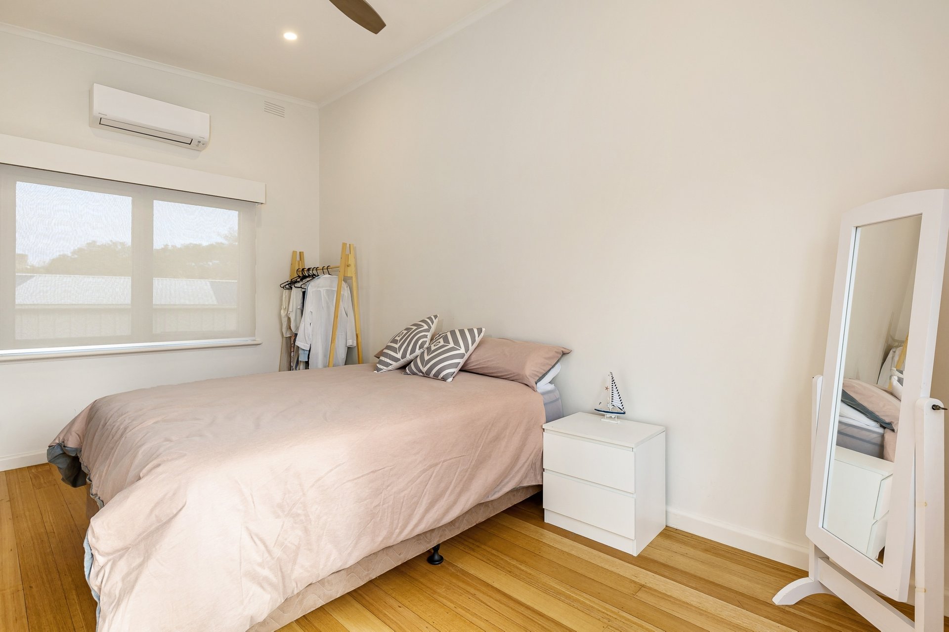 Property Gallery Thumbnail 7