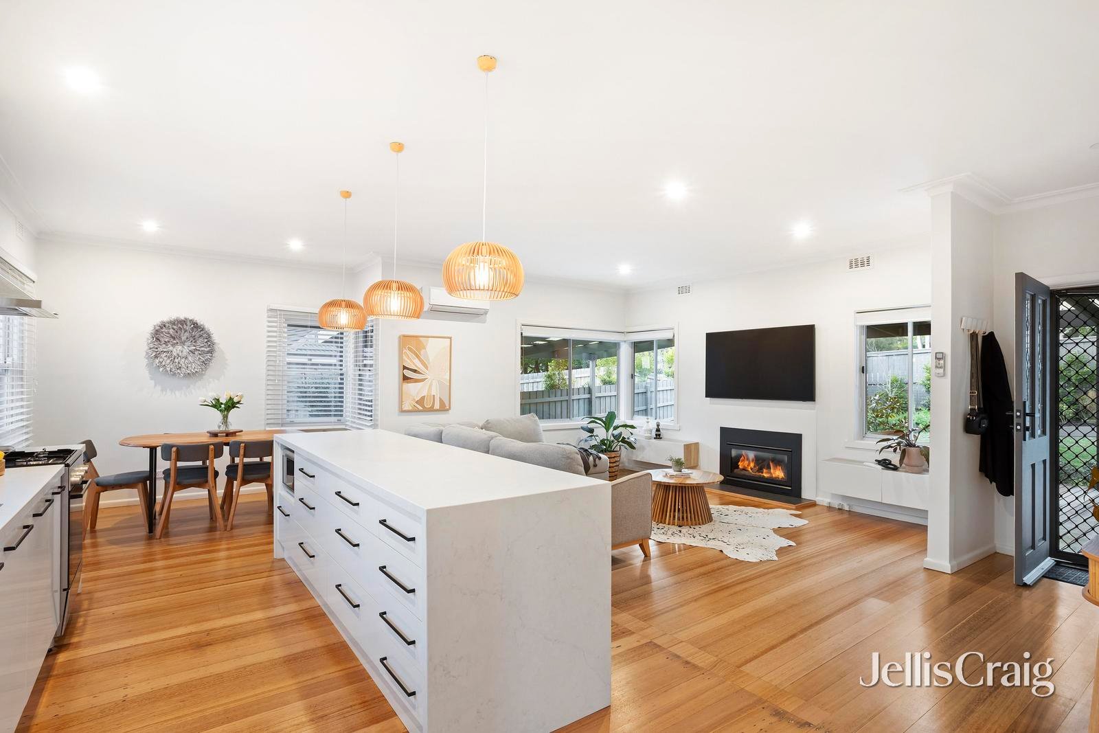 6 Wicklow Avenue, Croydon image 5