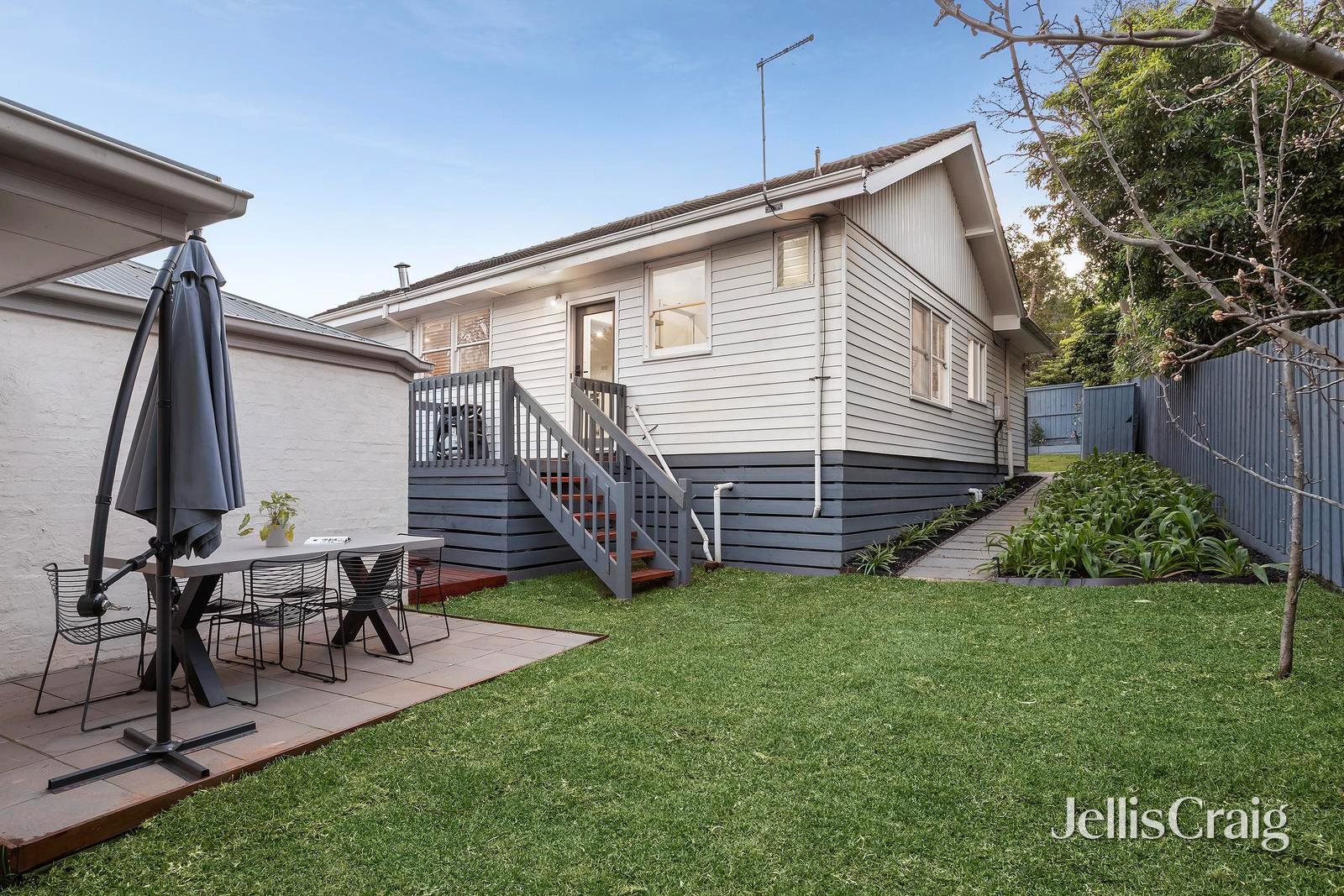6 Wicklow Avenue, Croydon image 10