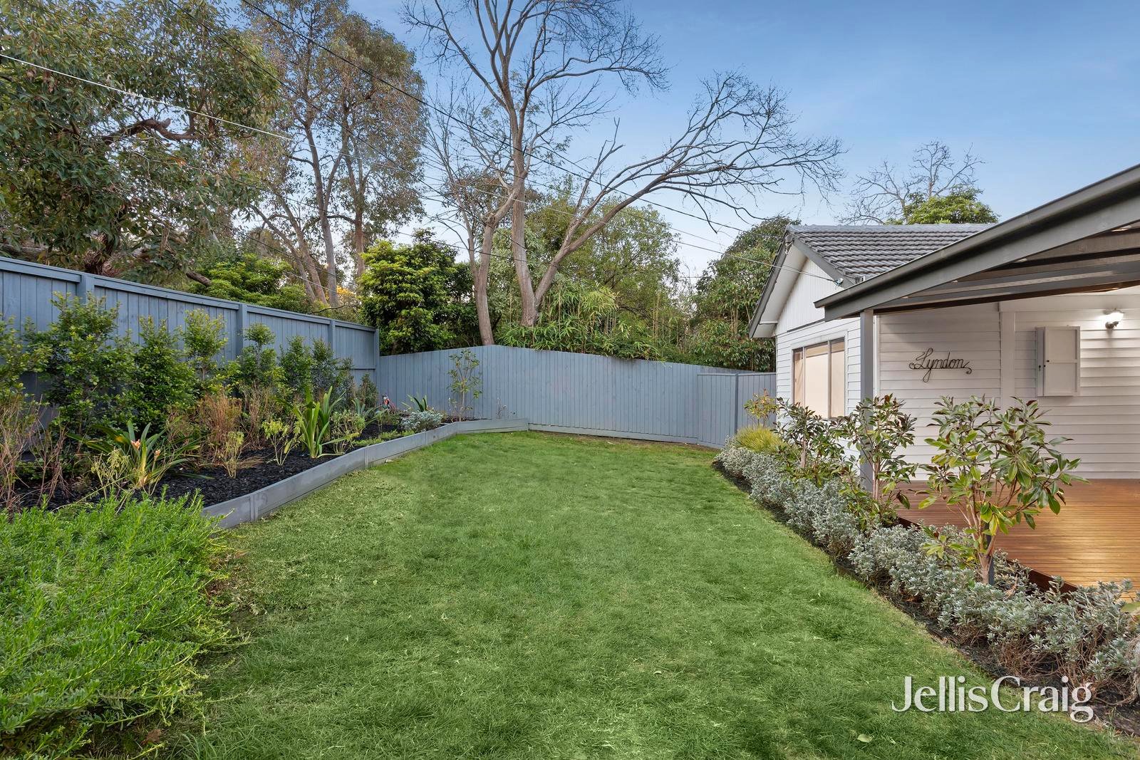 6 Wicklow Avenue, Croydon image 12