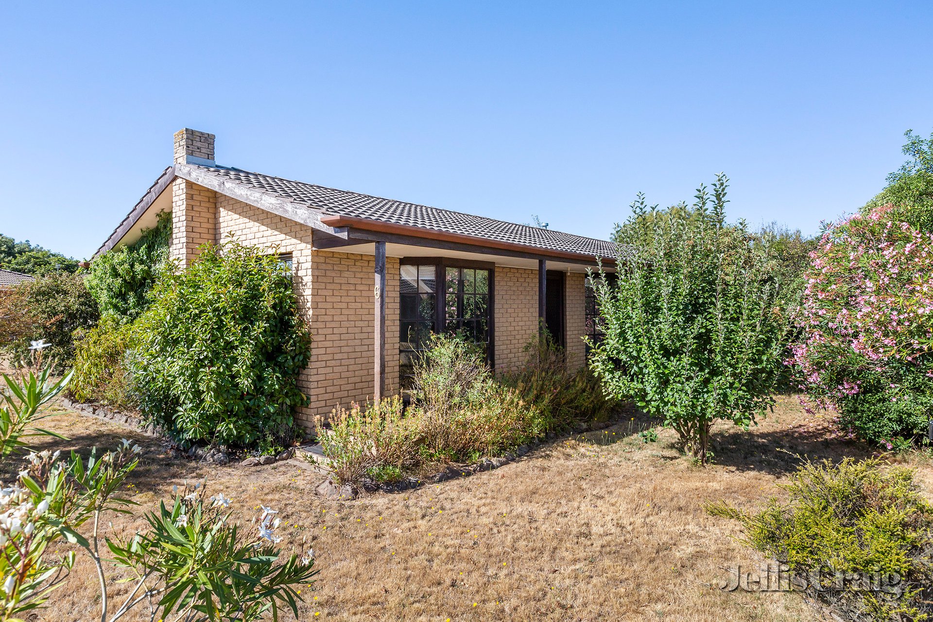 6 Winsam Grove, Wendouree image 1