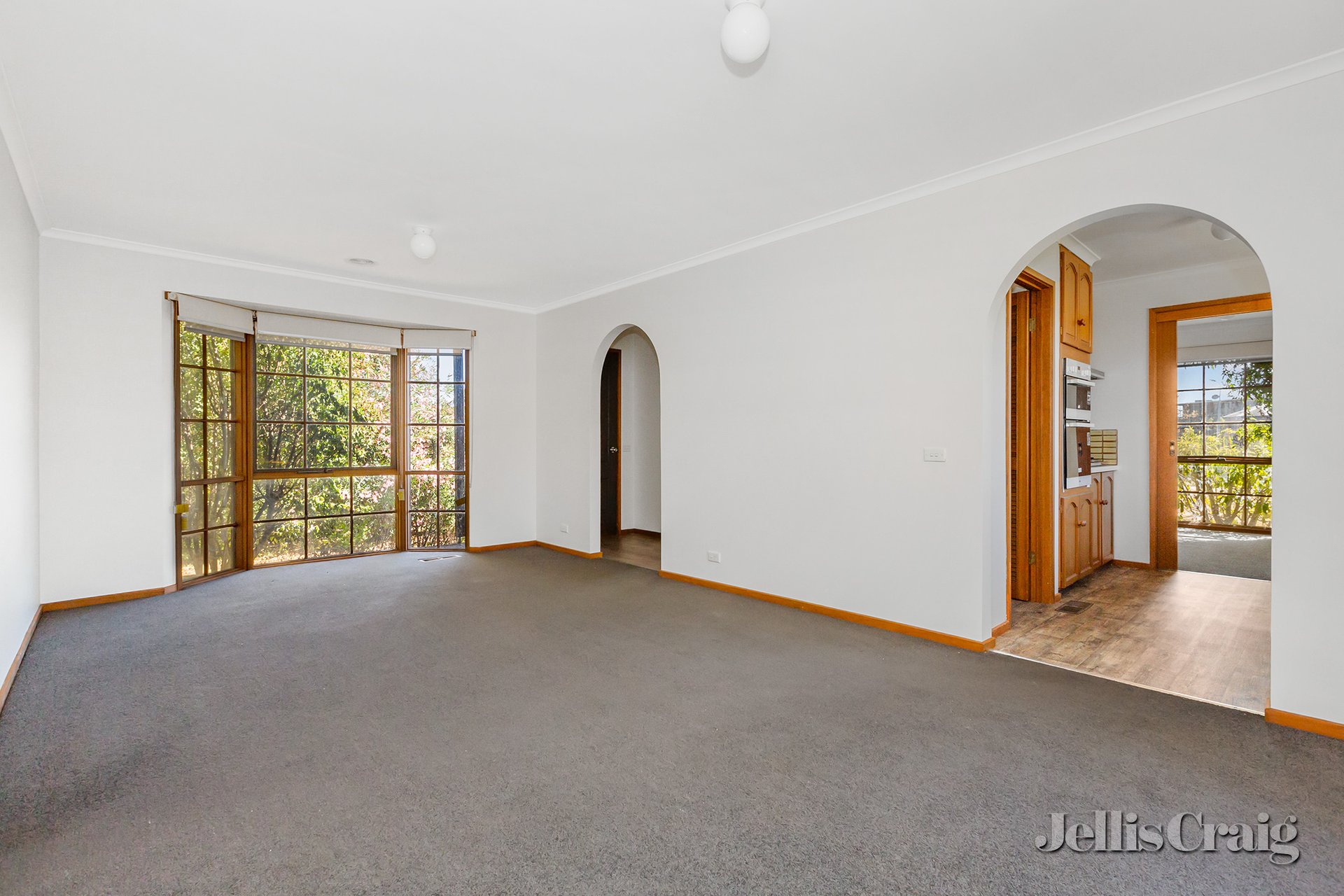 6 Winsam Grove, Wendouree image 3