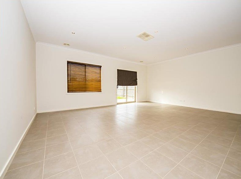 6 Woodstock Drive, Doreen image 3