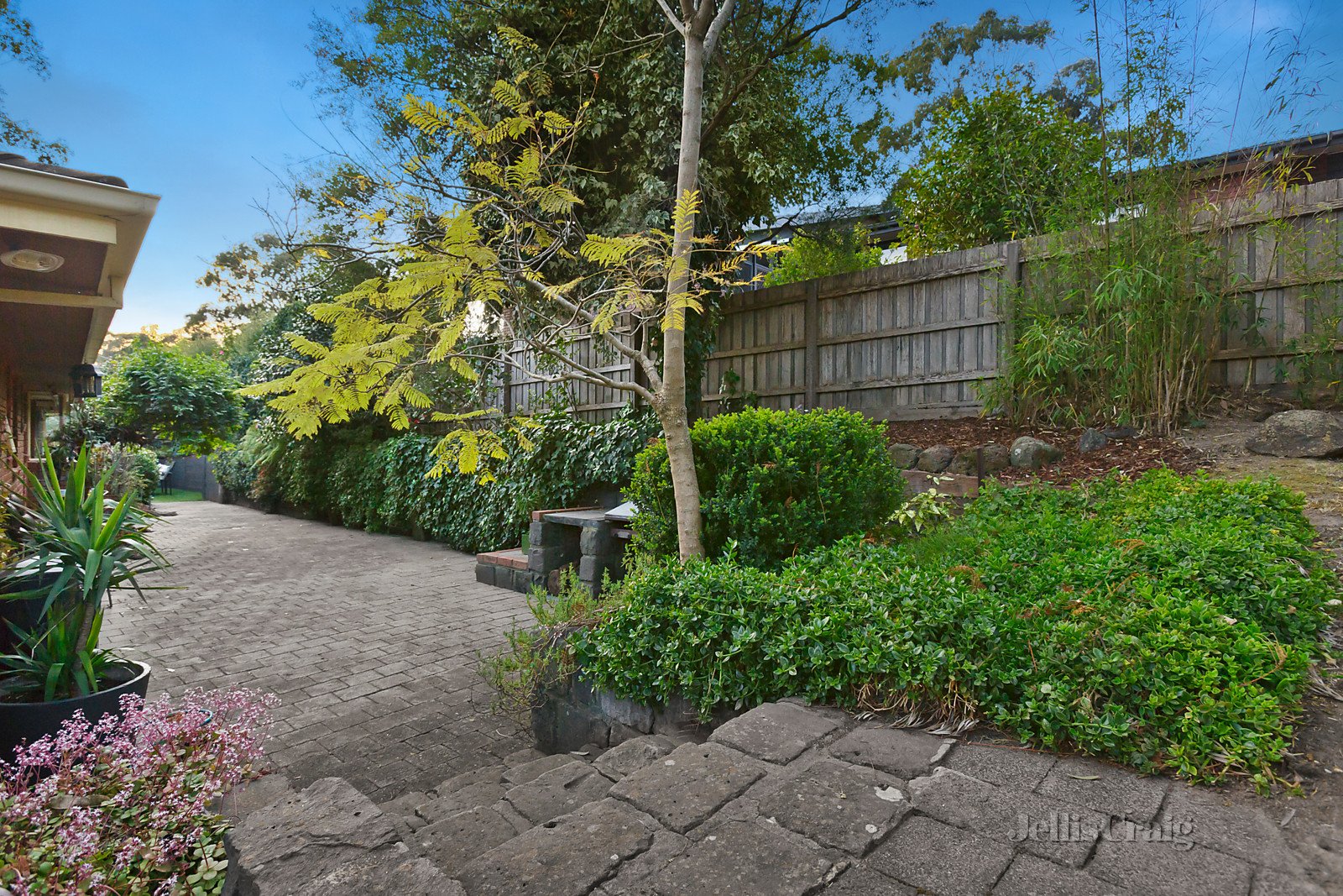 6 Wynton Court, Eltham image 10