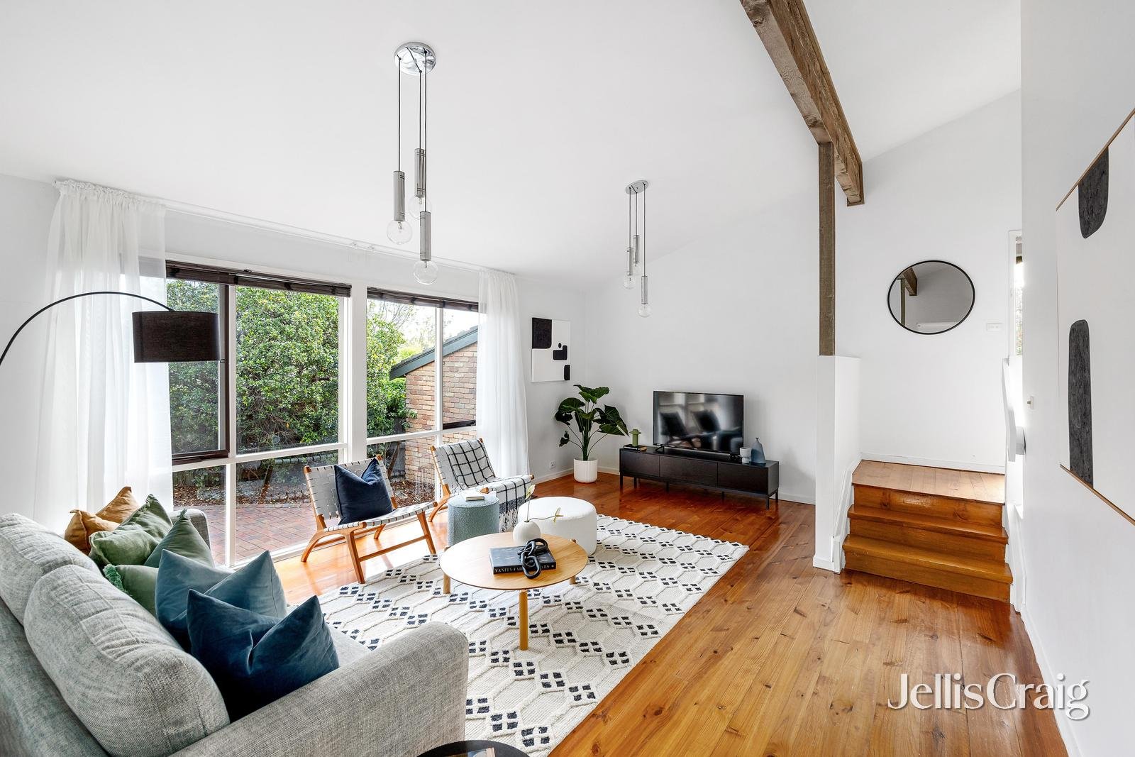 6 Yurana Court, St Helena image 2