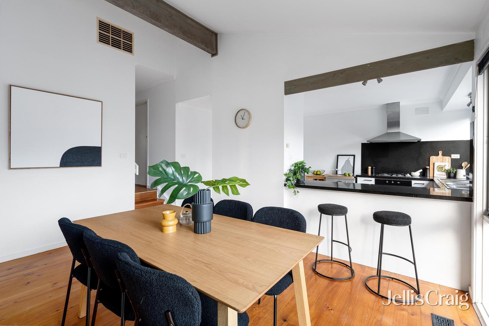 6 Yurana Court, St Helena image 3