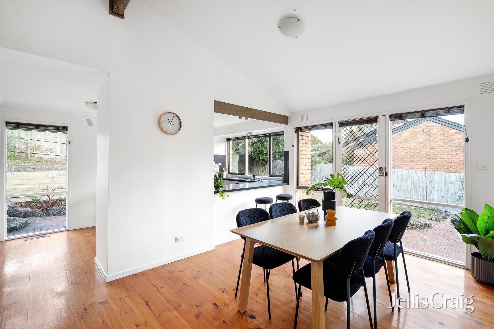 6 Yurana Court, St Helena image 8