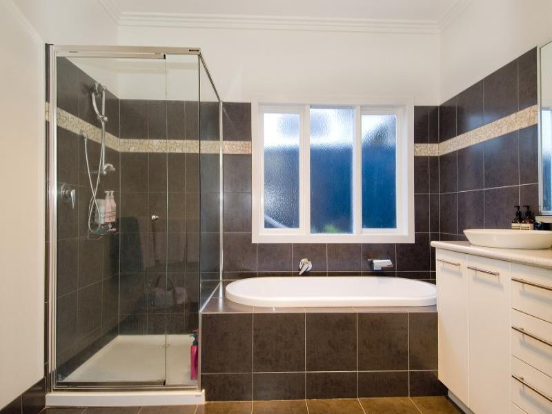 60 Austin Street, Newtown image 6