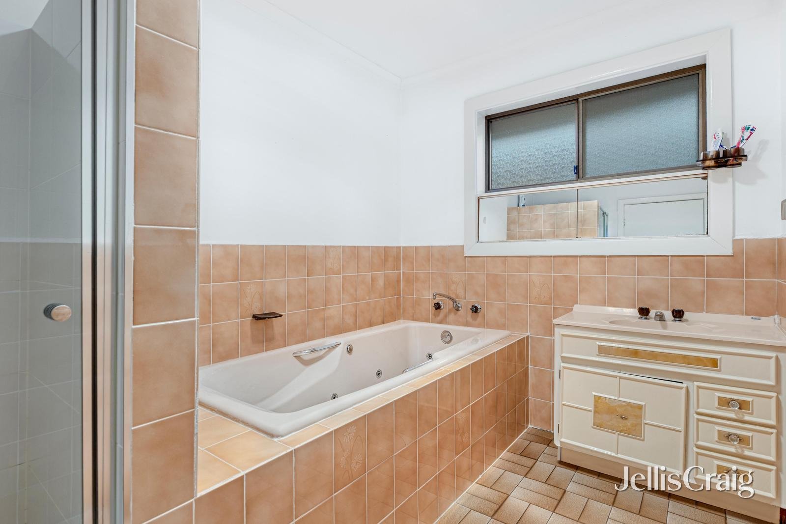 60 Baden Drive, Hoppers Crossing image 5