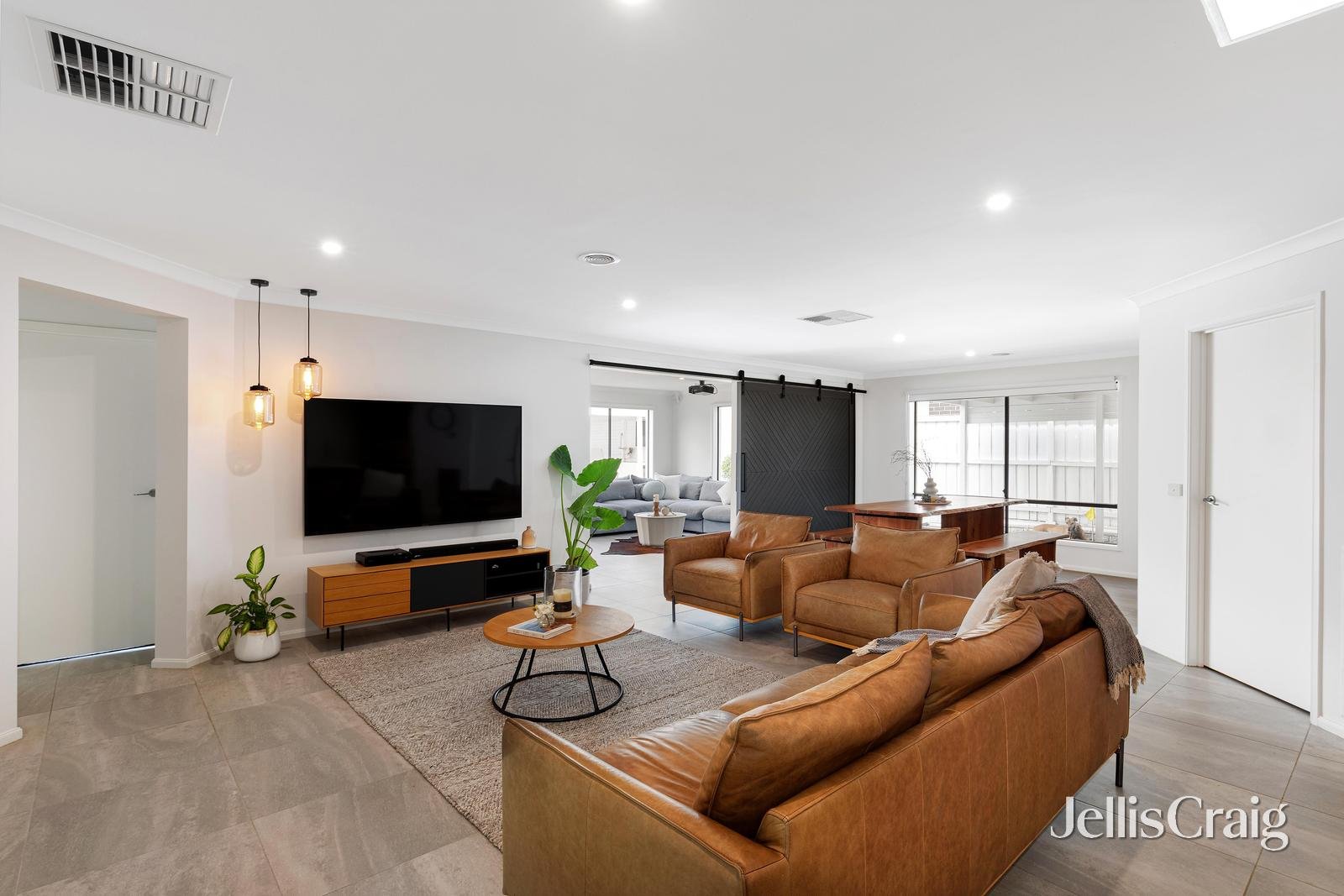 60 Baigent Avenue, Doreen image 6