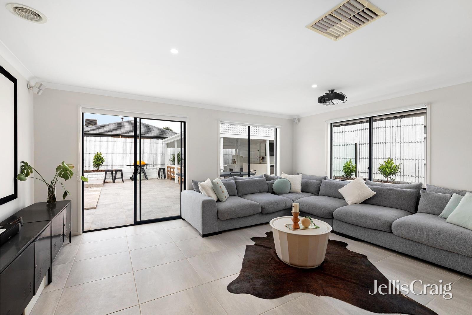 60 Baigent Avenue, Doreen image 7