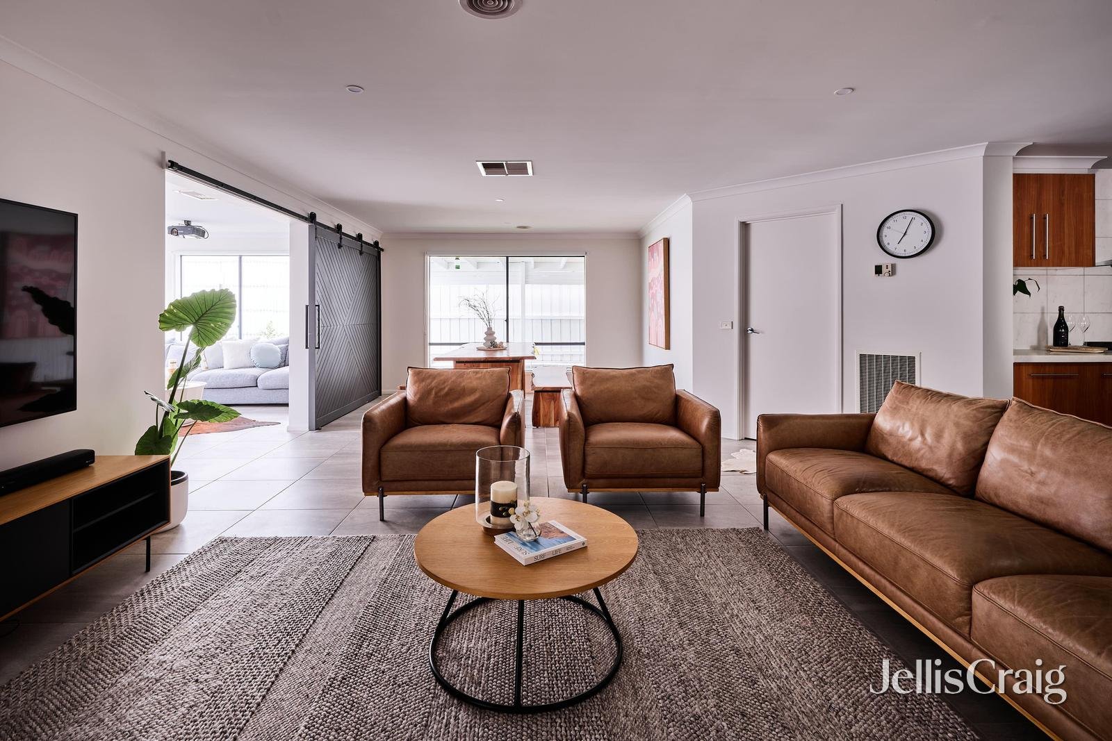 60 Baigent Avenue, Doreen image 4