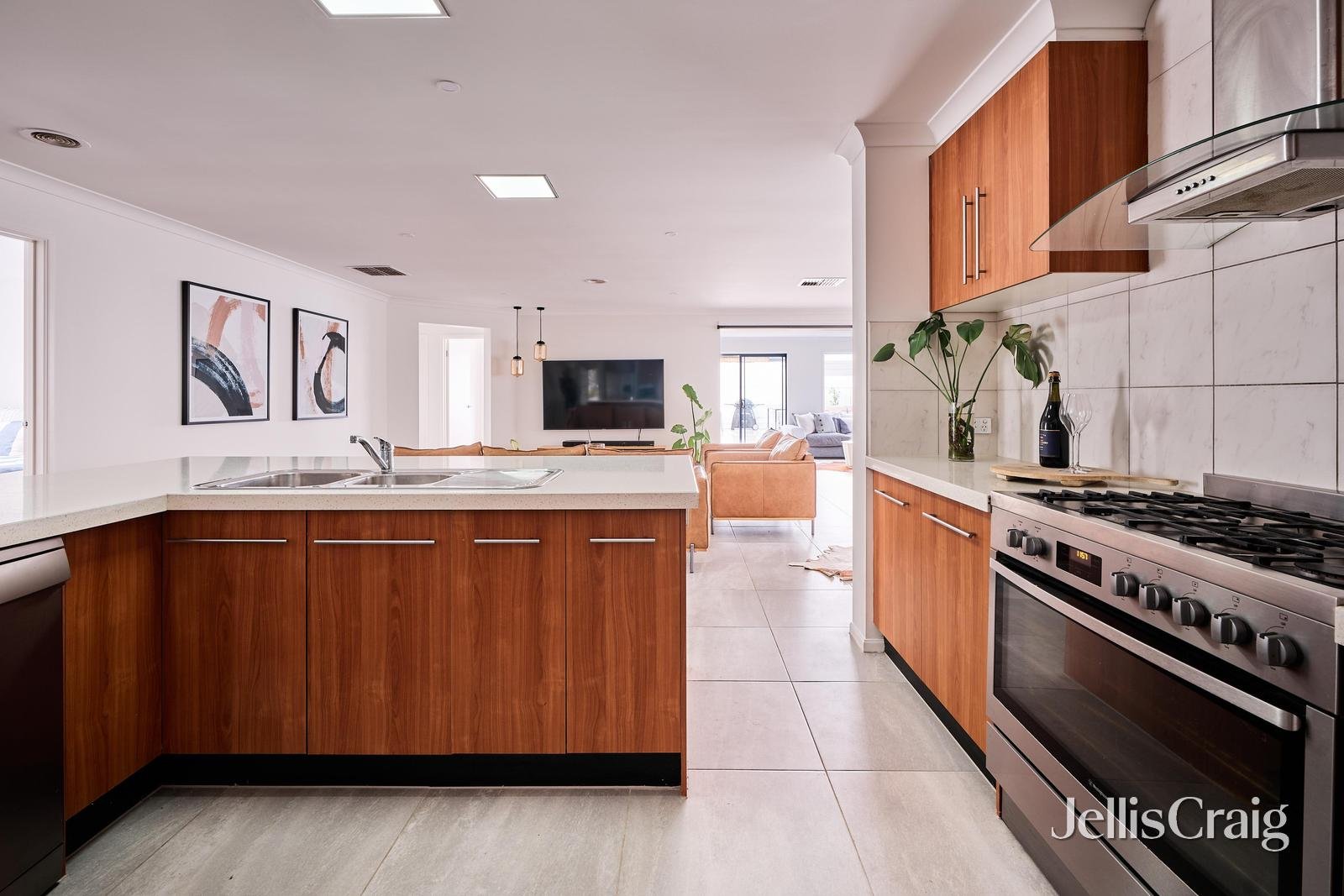 60 Baigent Avenue, Doreen image 5