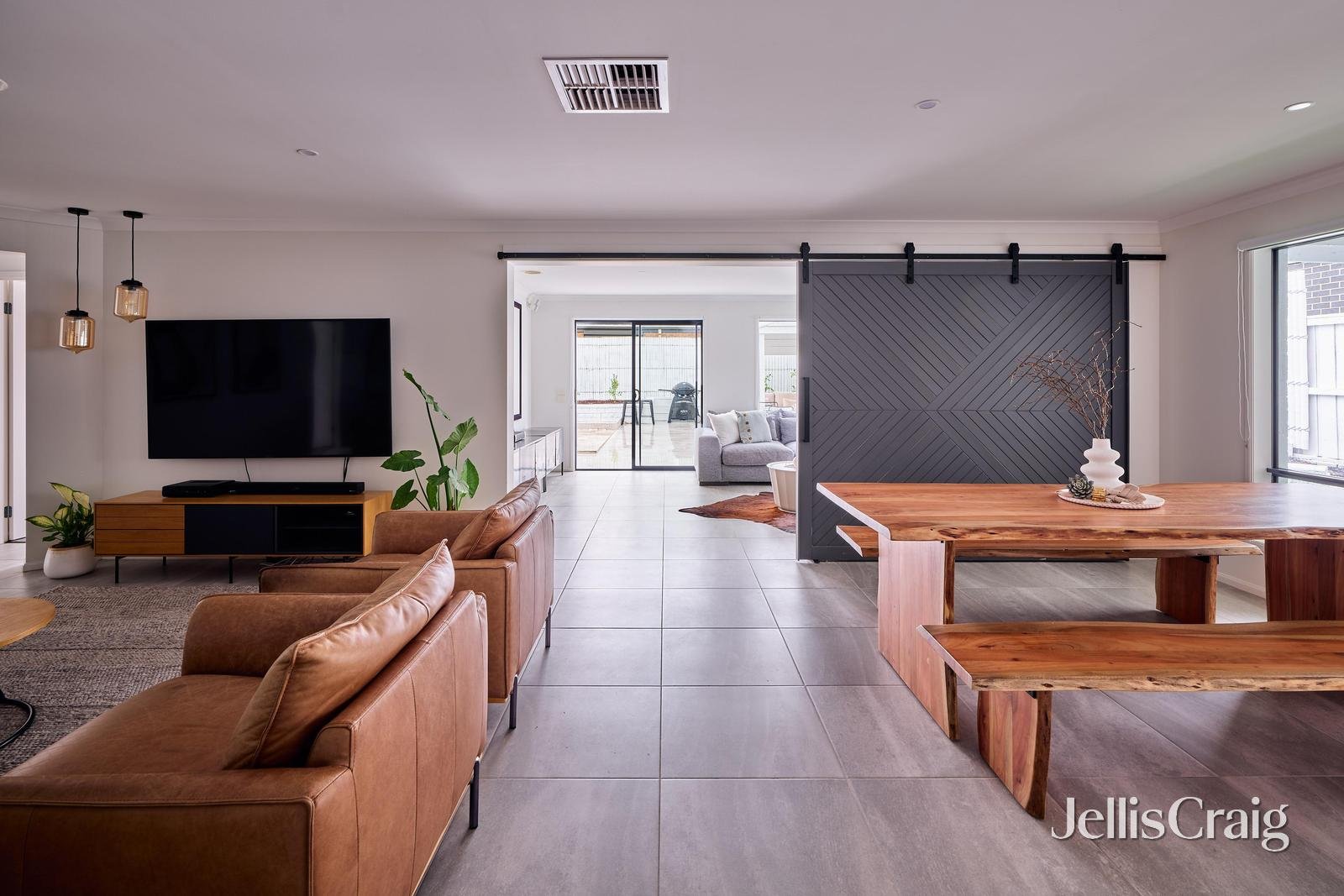 60 Baigent Avenue, Doreen image 7