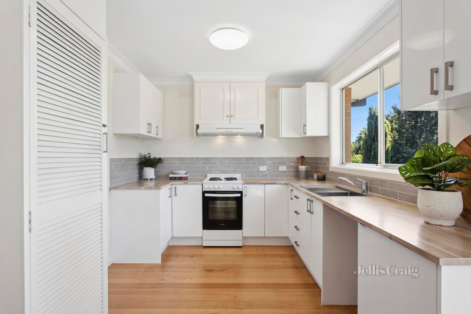 60 Baynton Street, Kyneton image 3