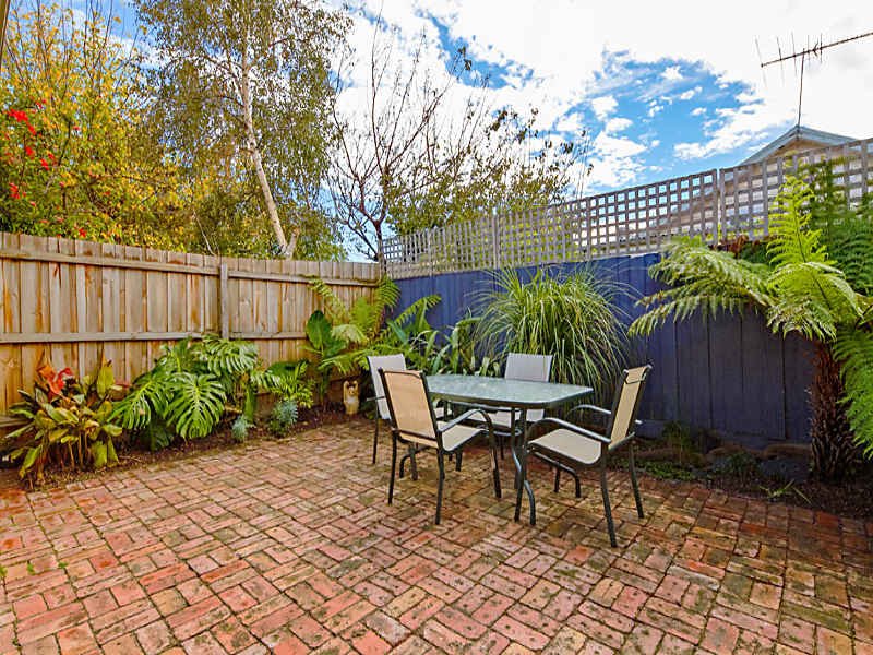 60 Blackwood Street, Yarraville image 9