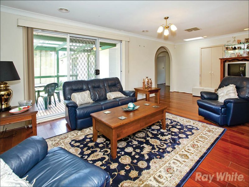 60 Camelot Drive, Glen Waverley image 4