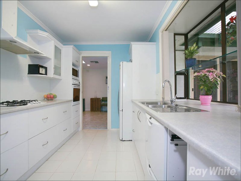 60 Camelot Drive, Glen Waverley image 6