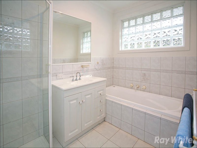 60 Camelot Drive, Glen Waverley image 9