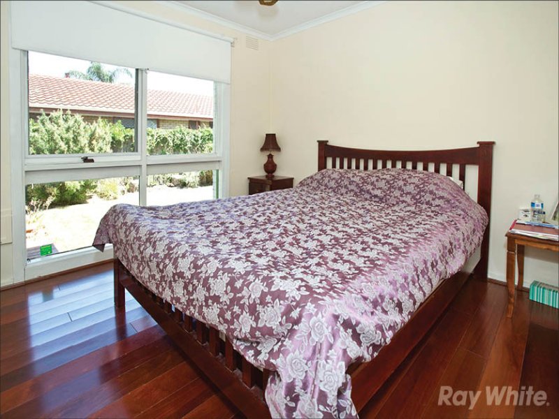 60 Camelot Drive, Glen Waverley image 10
