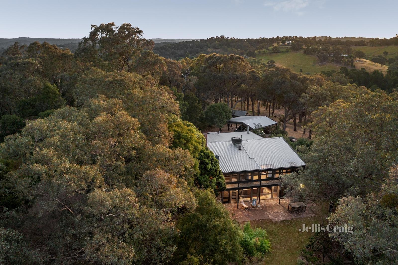 60 Henley Road, Kangaroo Ground image 1