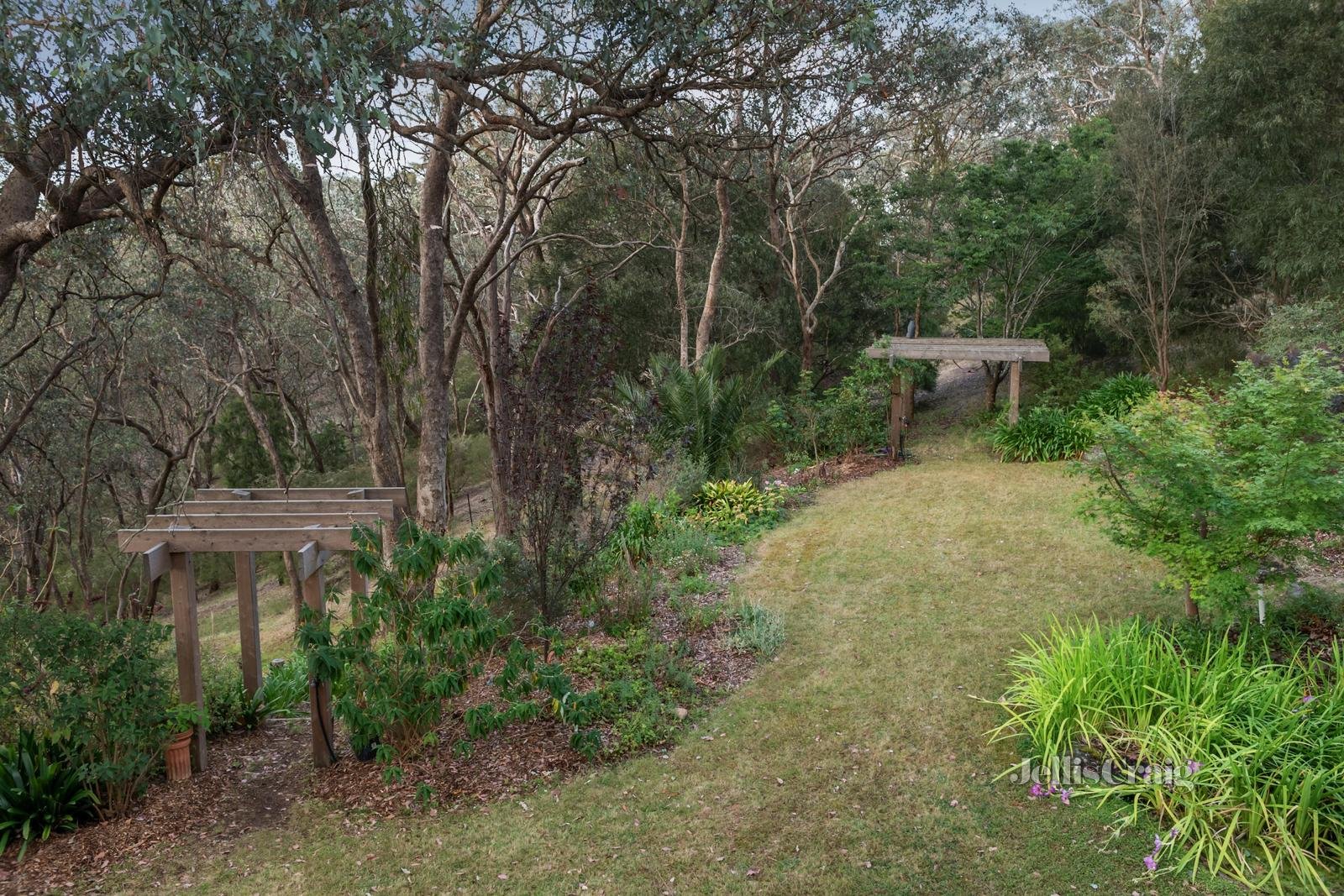 60 Henley Road, Kangaroo Ground image 15