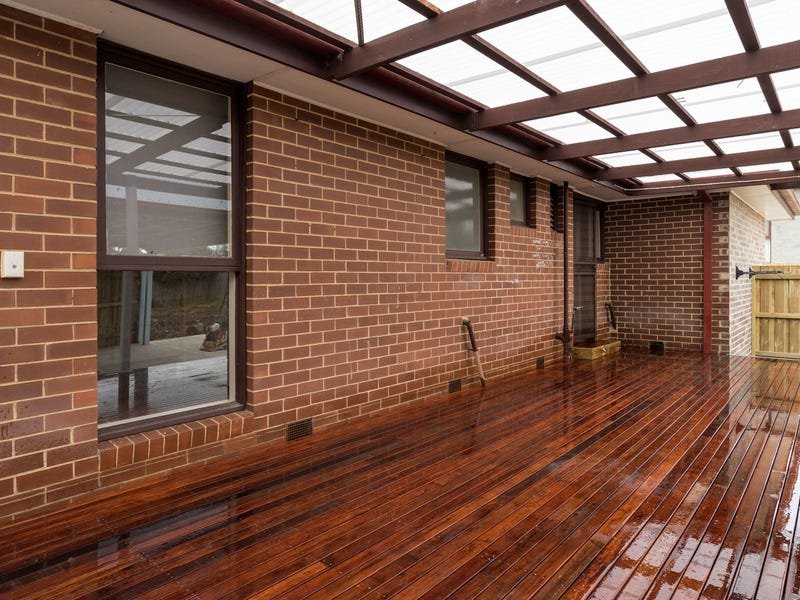 60 Lancaster Drive, Mooroolbark image 12