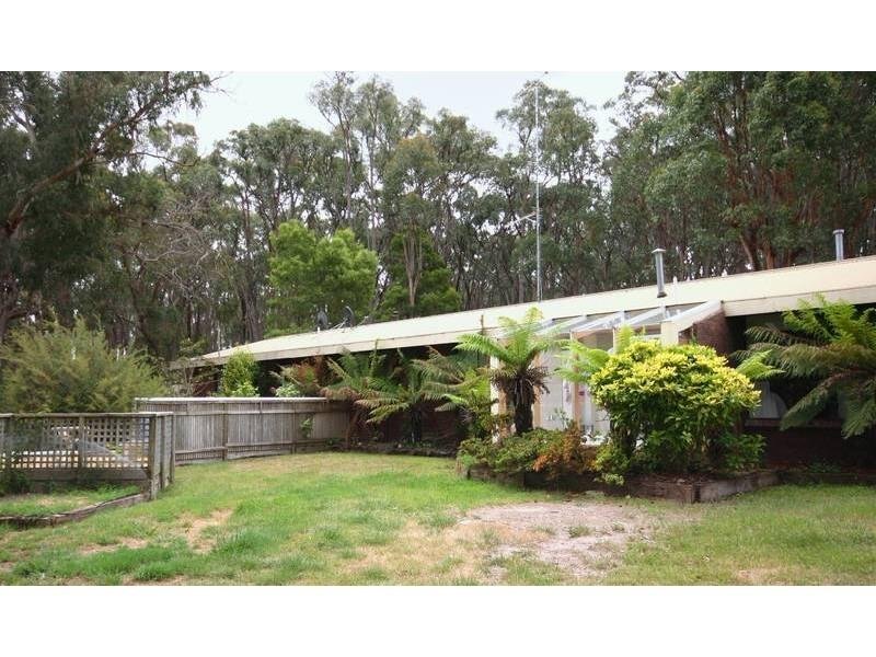 60 Page Road, Smythes Creek image 1