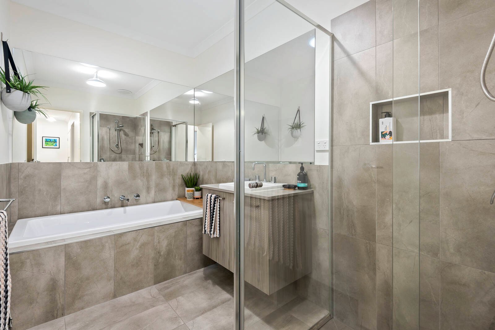 Property Gallery Thumbnail 18