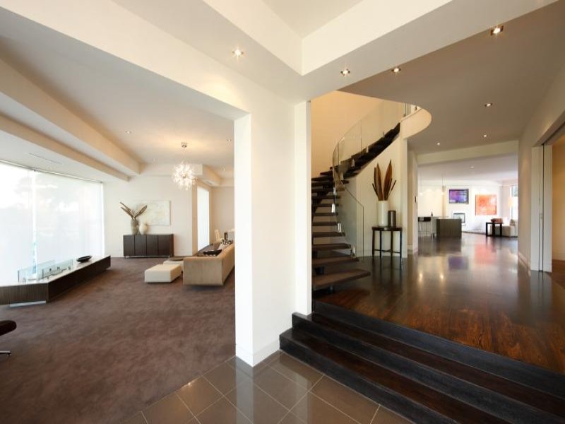 60 Tuxen Street, Balwyn North image 3