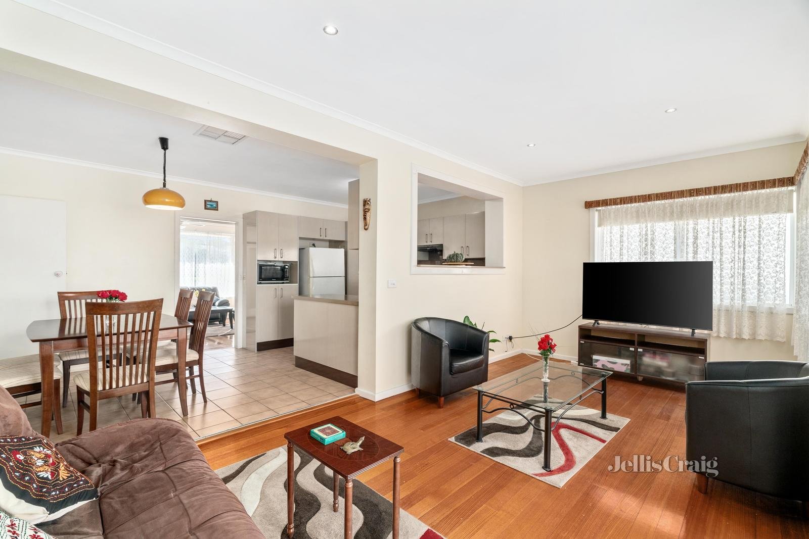 60 Whites Lane, Glen Waverley image 2