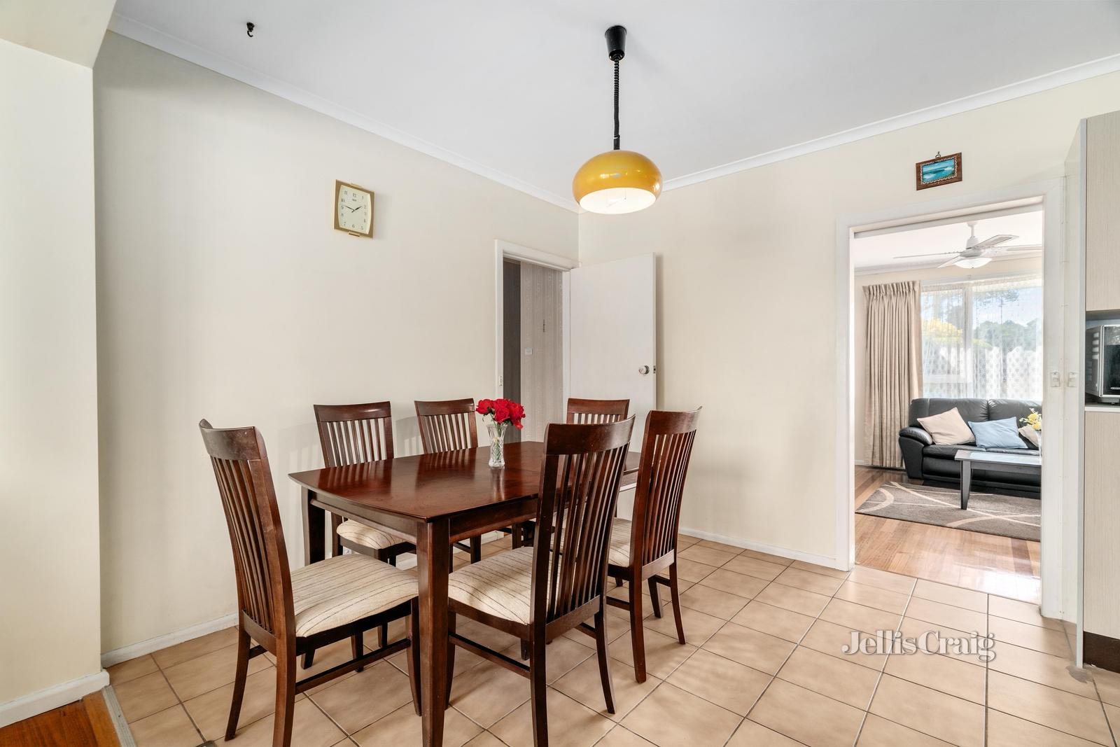 60 Whites Lane, Glen Waverley image 6
