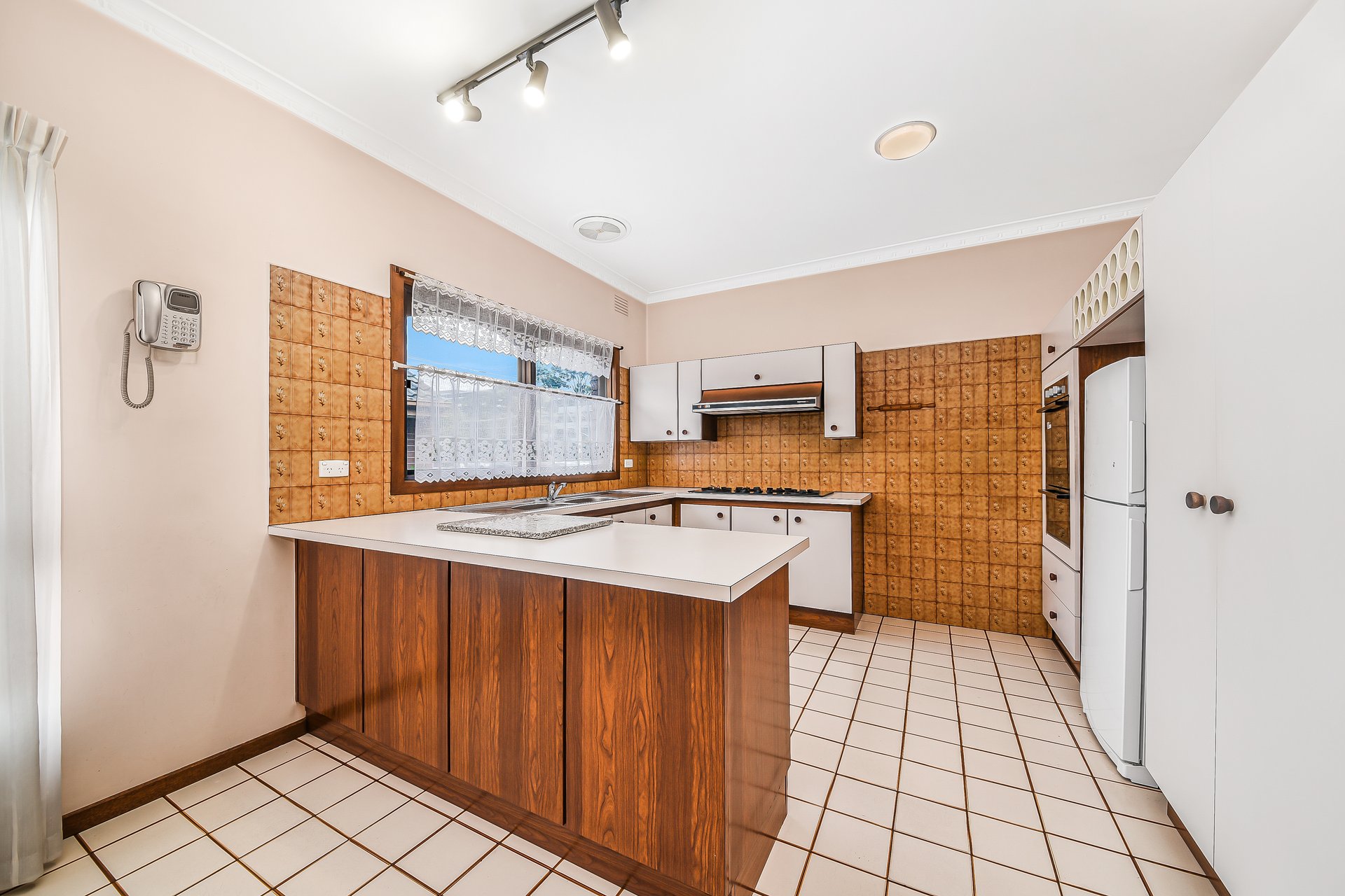 600 Blackburn Road, Glen&nbsp;Waverley image 1