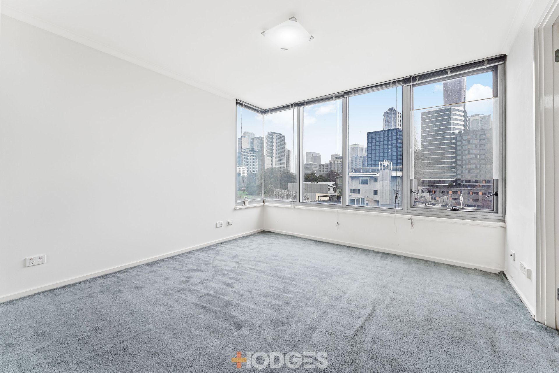 601 / 118 Dudley Street West Melbourne