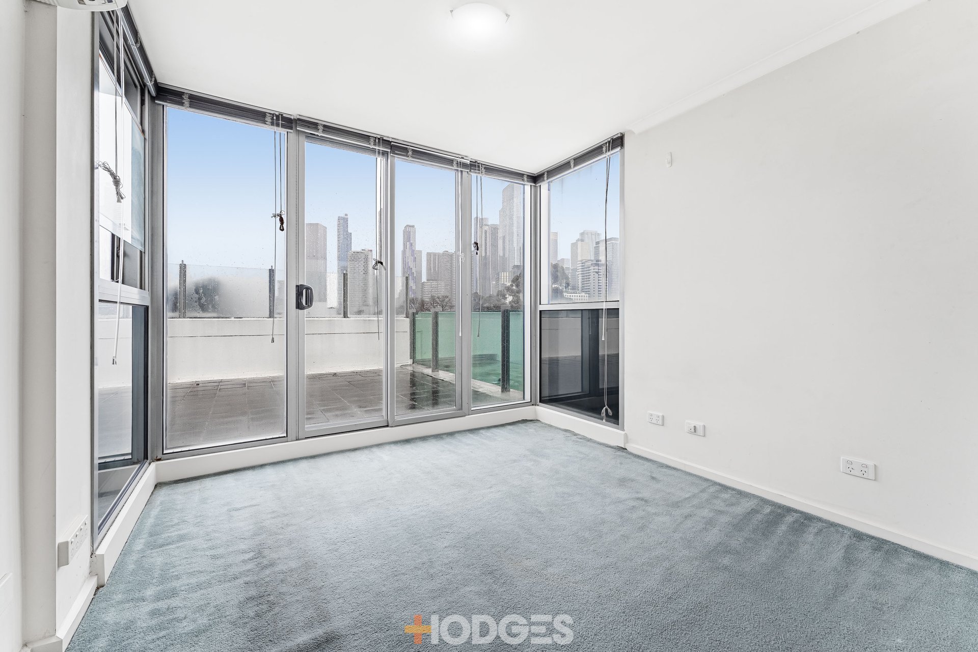 601 / 118 Dudley Street West Melbourne