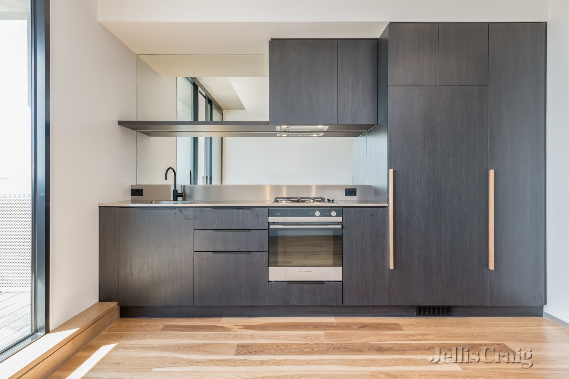 601/27 Wilson Avenue, Brunswick image 2