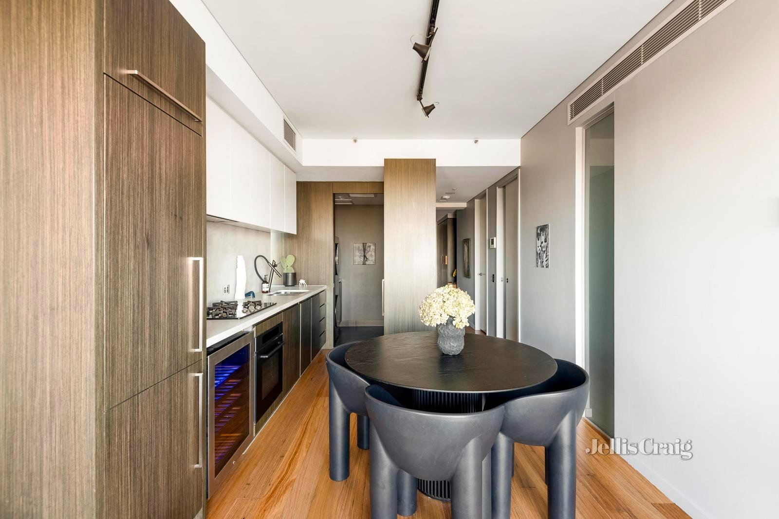 601/82 Flinders Street, Melbourne image 7